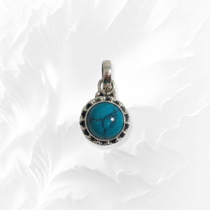 925 Sterling Silver Women Pendant With Authentic Turquoise Gemstone