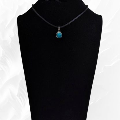 925 Sterling Silver Women Pendant With Authentic Turquoise Gemstone