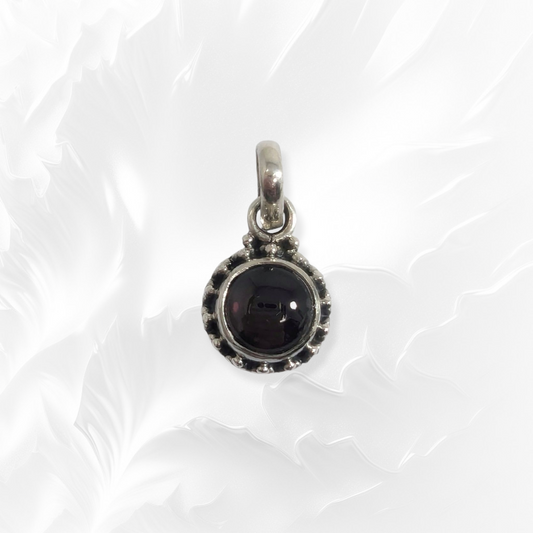 925 Sterling Silver Women Pendant With Authentic Red Garnet Gemstone