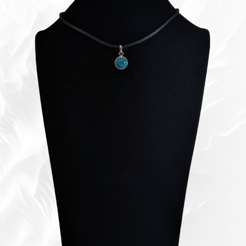 925 Sterling Silver Women Pendant With Authentic Turquoise Gemstone