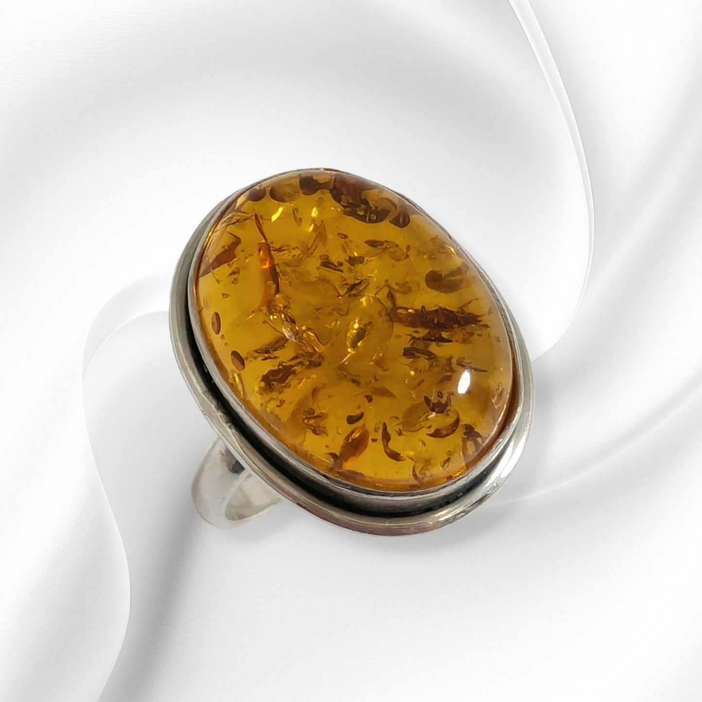 925 Sterling Silver Women's Ring with Natural Amber