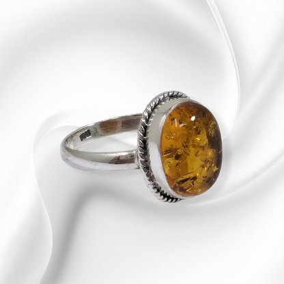 925 Sterling Silver Women's Ring with Natural Amber