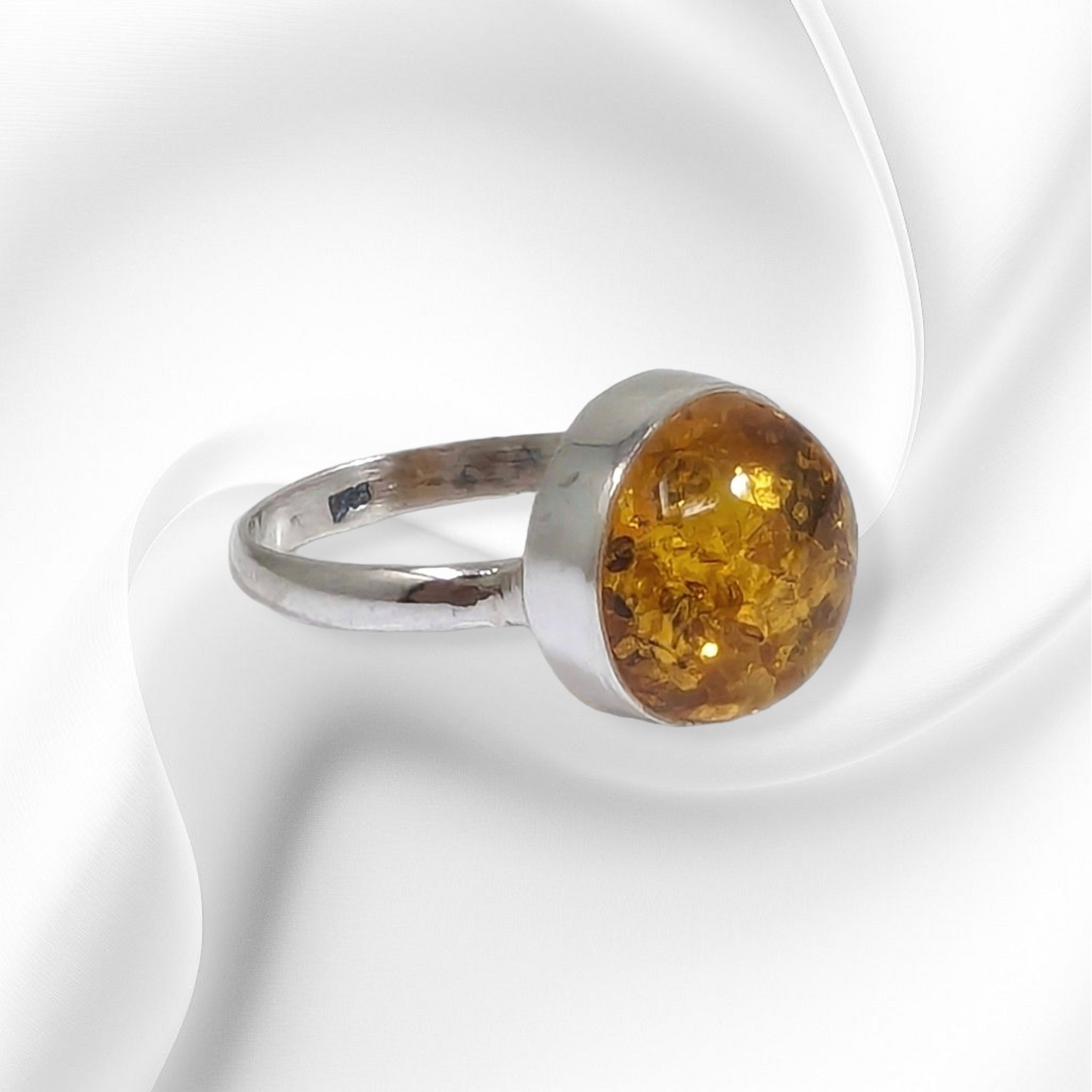925 Sterling Silver Women's Ring with Natural Amber