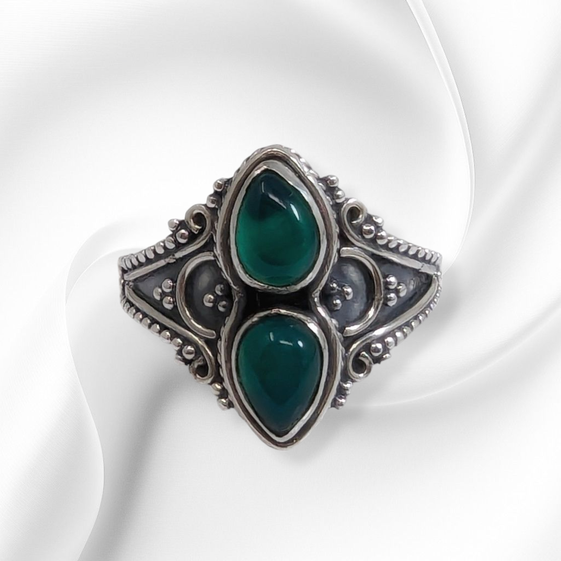 925 Sterling Silver Women's Ring with Authentic Green Onyx Gemstones