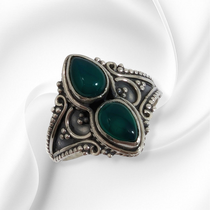 925 Sterling Silver Women's Ring with Authentic Green Onyx Gemstones