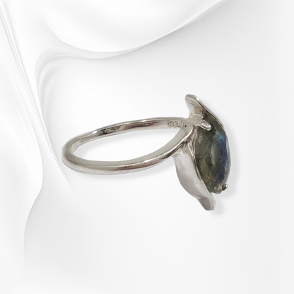925 Sterling Silver Women's Ring with Authentic Labradorite Gemstone