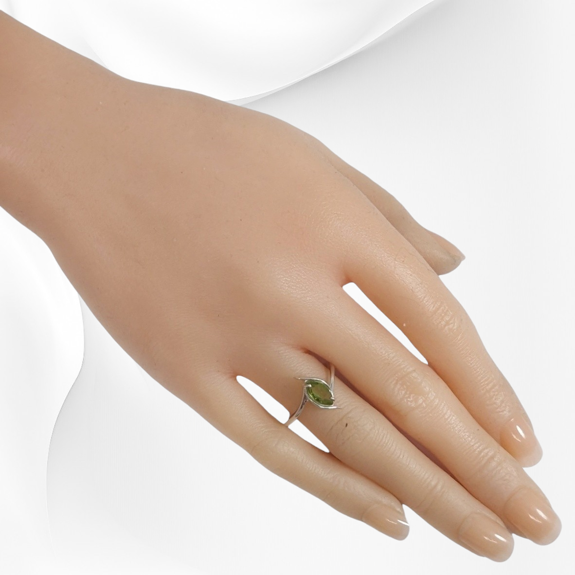 925 Sterling Silver Women's Ring with Authentic Peridot Gemstone