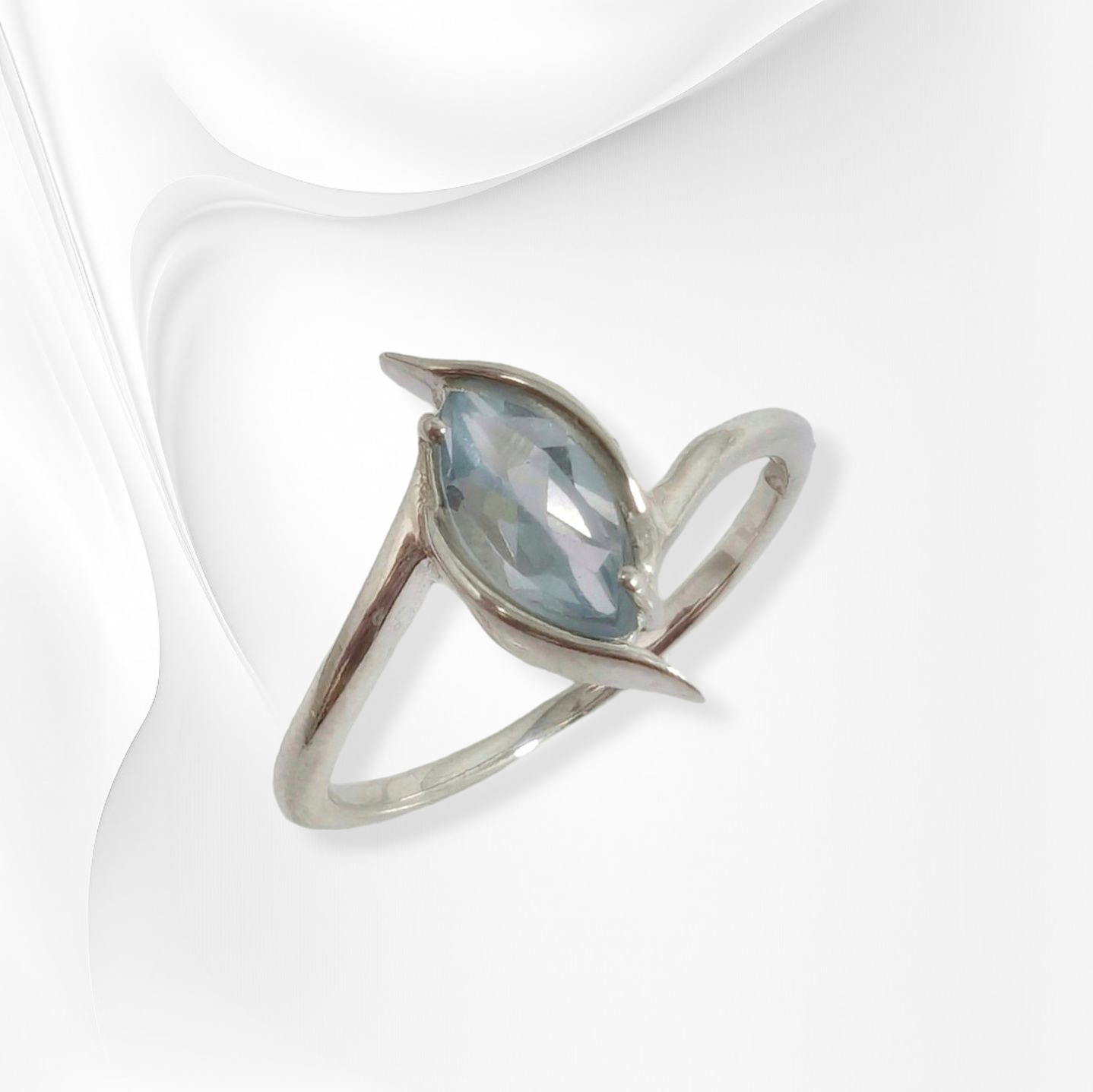 925 Sterling Silver Women's Ring with Authentic Blue Topaz