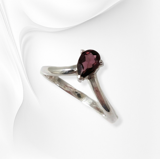 925 Sterling Silver Women's Ring with Authentic Red Garnet Gemstone