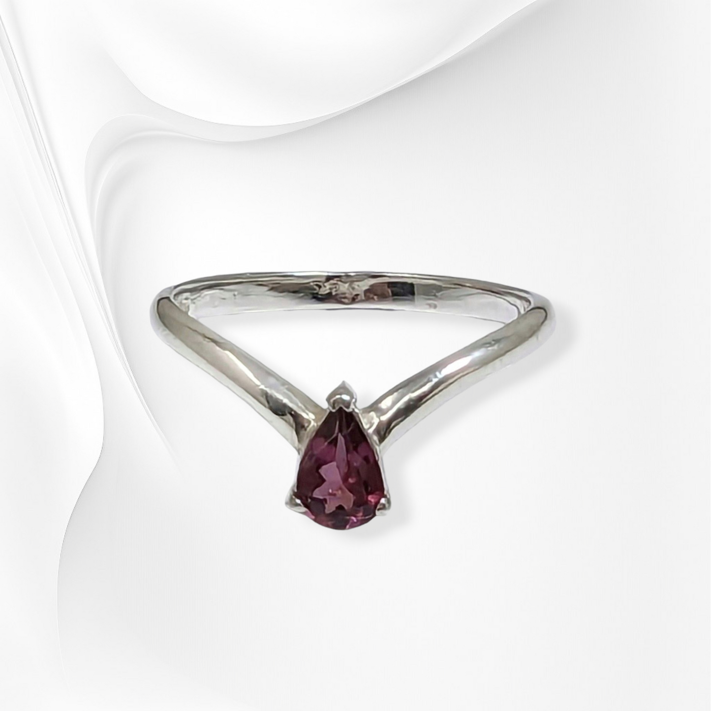 925 Sterling Silver Women's Ring with Authentic Rhodolite Garnet Gemstone