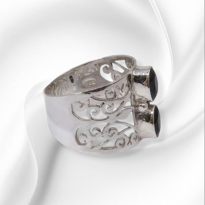 925 Sterling Silver Women's Ring with Authentic Black Onyx Gemstones