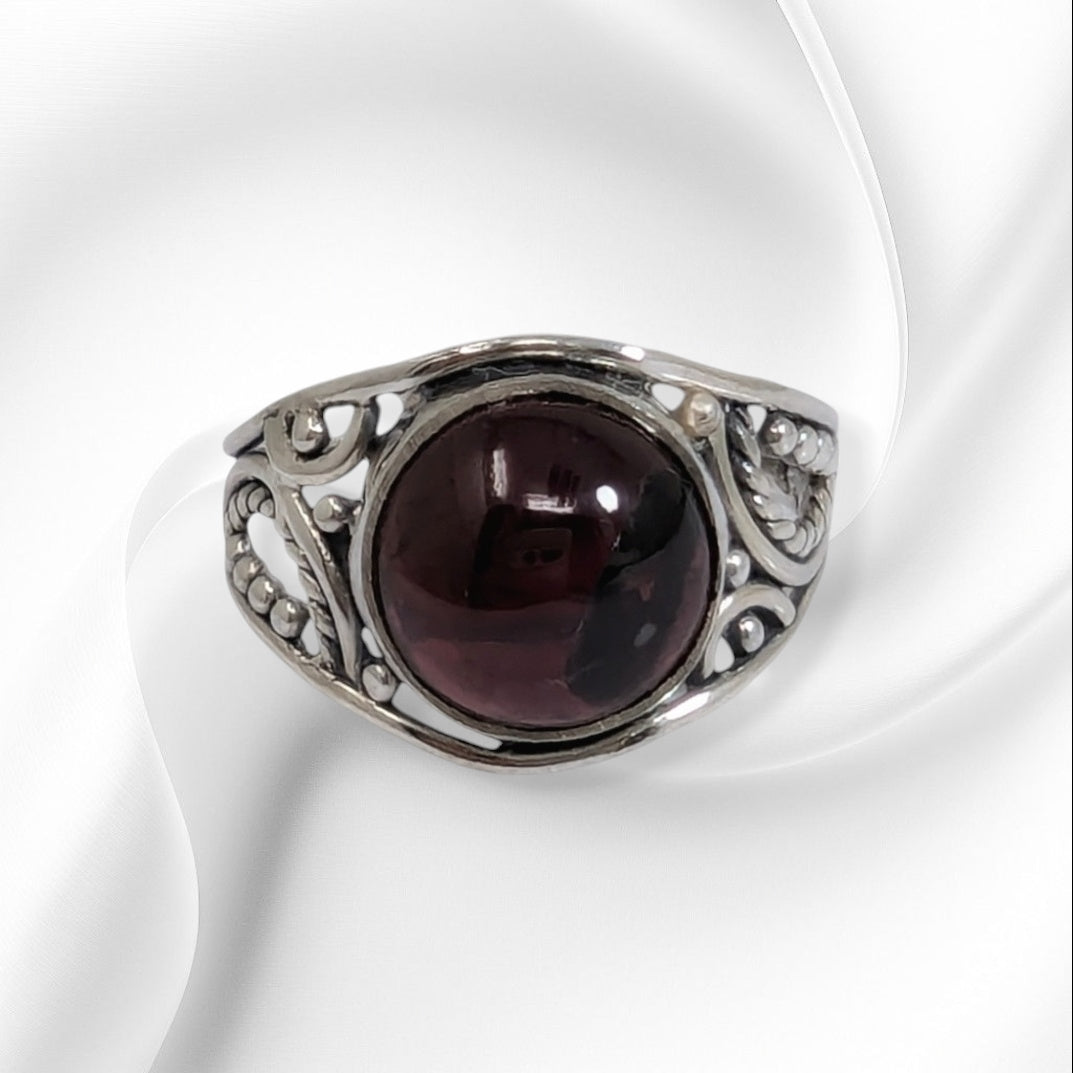 925 Sterling Silver Women's Ring with Authentic Red Garnet Gemstone