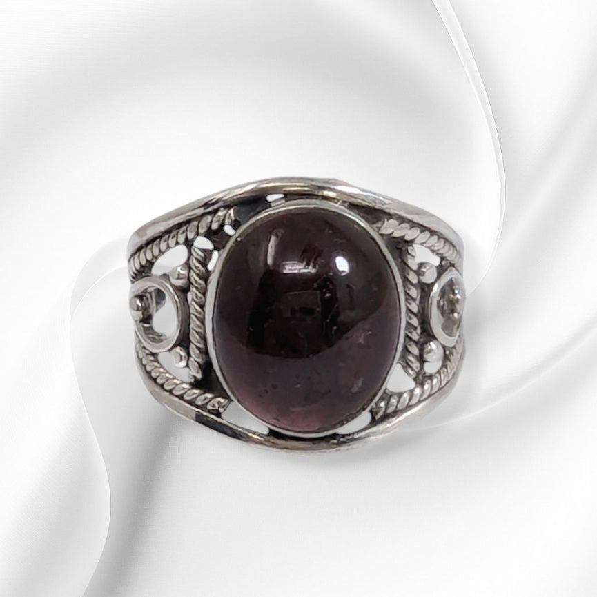 925 Sterling Silver Women's Ring with Authentic Red Garnet Gemstone
