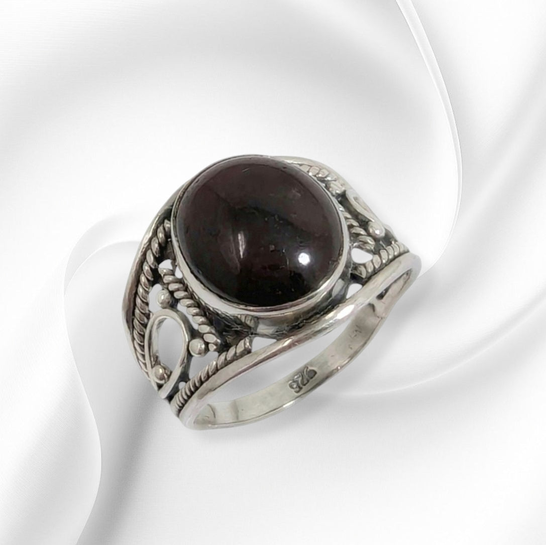 925 Sterling Silver Women's Ring with Authentic Red Garnet Gemstone