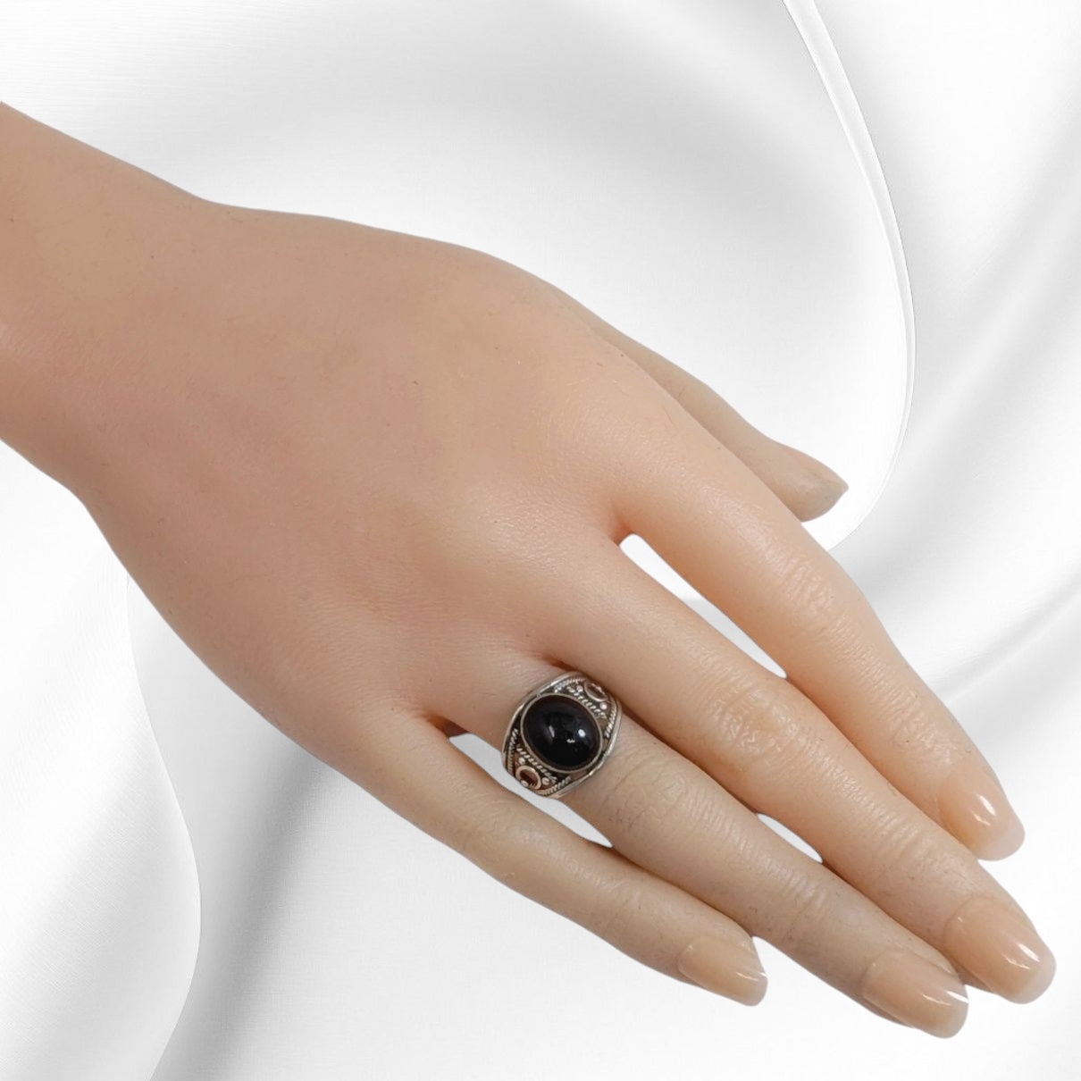 925 Sterling Silver Women's Ring with Authentic Red Garnet Gemstone