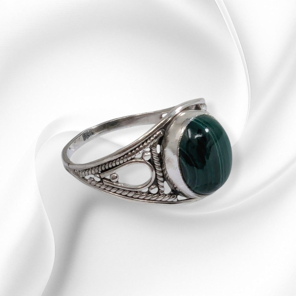 925 Sterling Silver Women's Ring with Authentic Malachite Gemstone