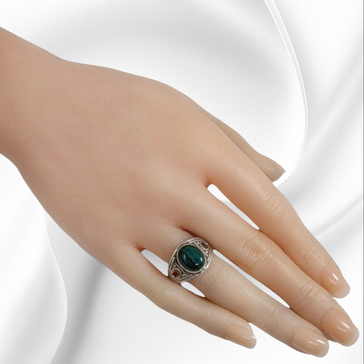 925 Sterling Silver Women's Ring with Authentic Malachite Gemstone