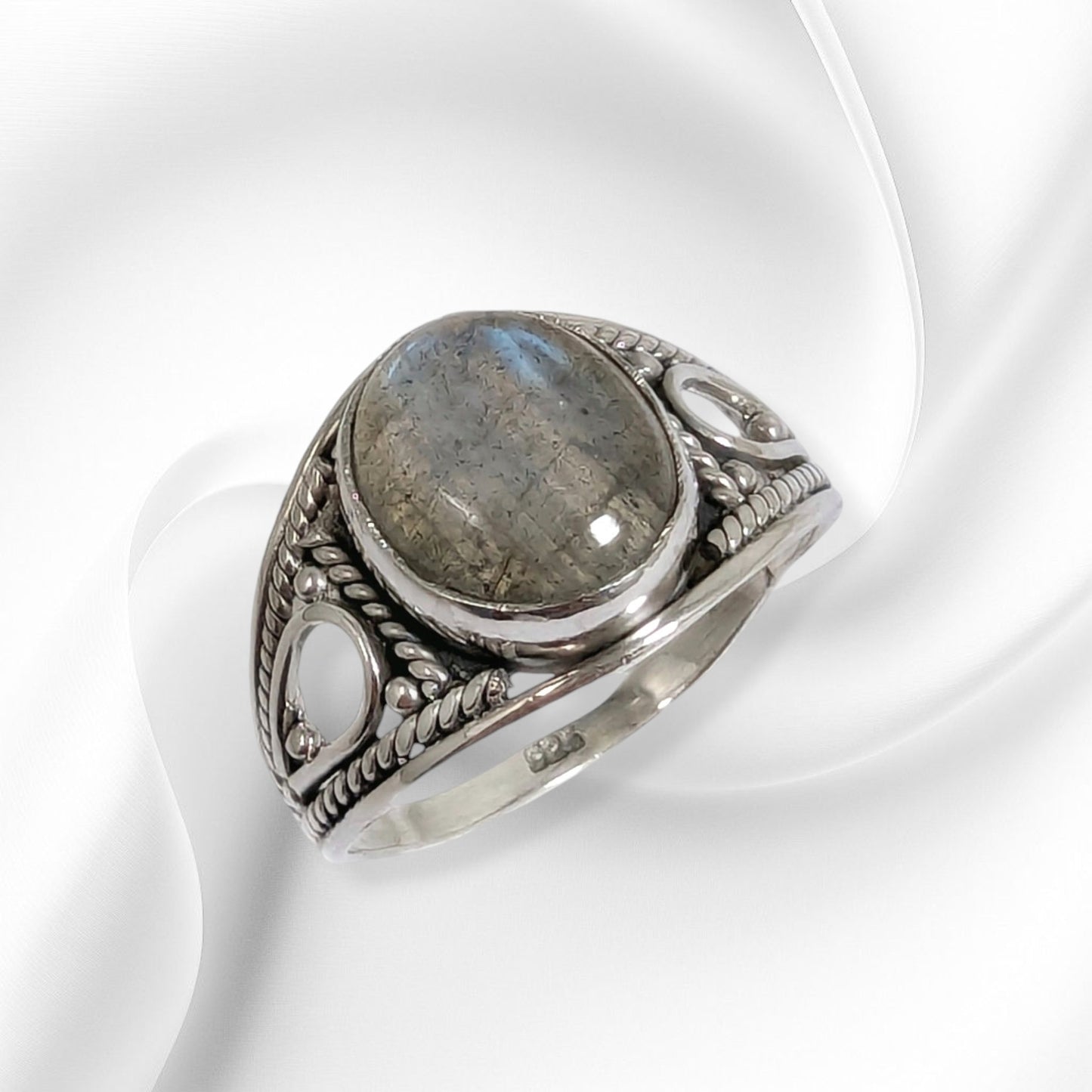 925 Sterling Silver Women's Ring with Authentic Labradorite Gemstone