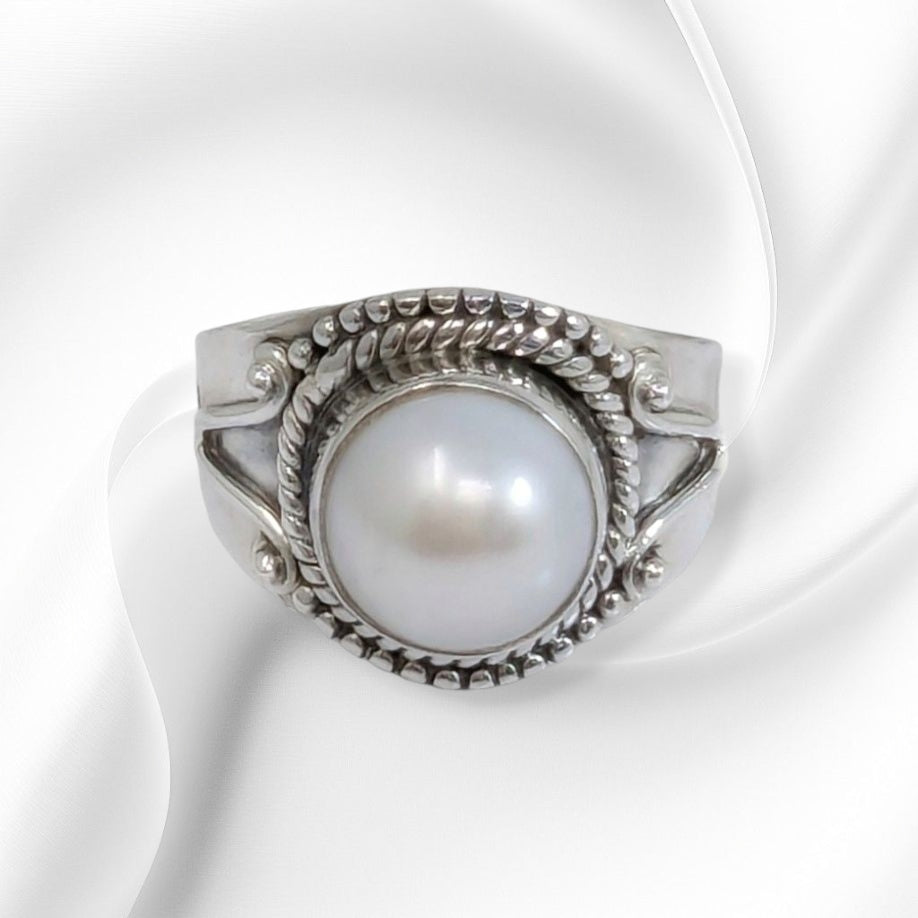 925 Sterling Silver Women's Ring with Authentic Freshwater Pearl