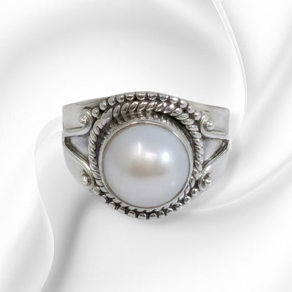 925 Sterling Silver Women's Ring with Authentic Freshwater Pearl