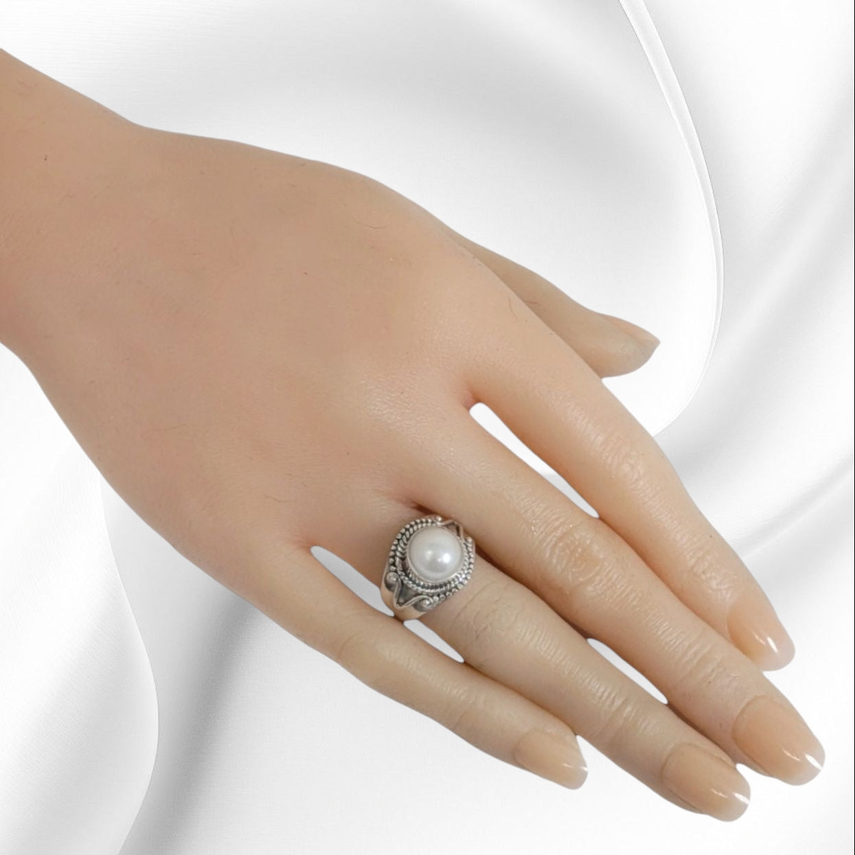 925 Sterling Silver Women's Ring with Authentic Freshwater Pearl