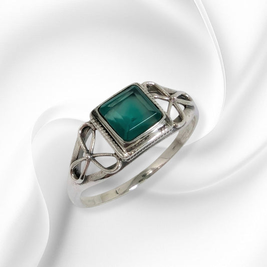 925 Sterling Silver Women's Ring With Authentic Green Onyx Gemstone