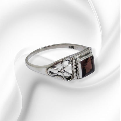925 Sterling Silver Women's Ring With Authentic Red Garnet Gemstone