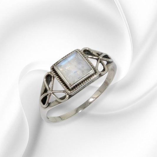 925 Sterling Silver Women's Ring With Authentic Moonstone Gemstone