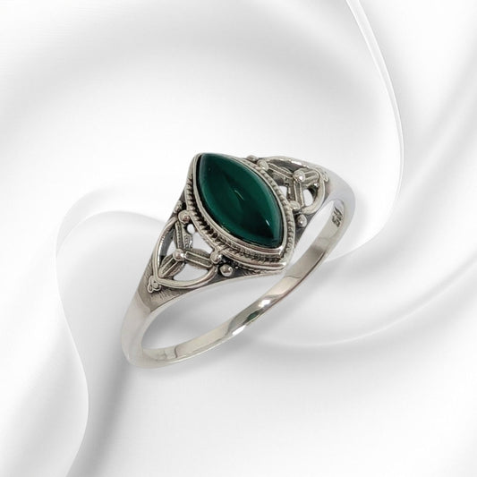925 Sterling Silver Women's Ring With Authentic Green Onyx Gemstone