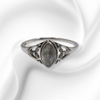 925 Sterling Silver Women's Ring With Authentic Labradorite Gemstone