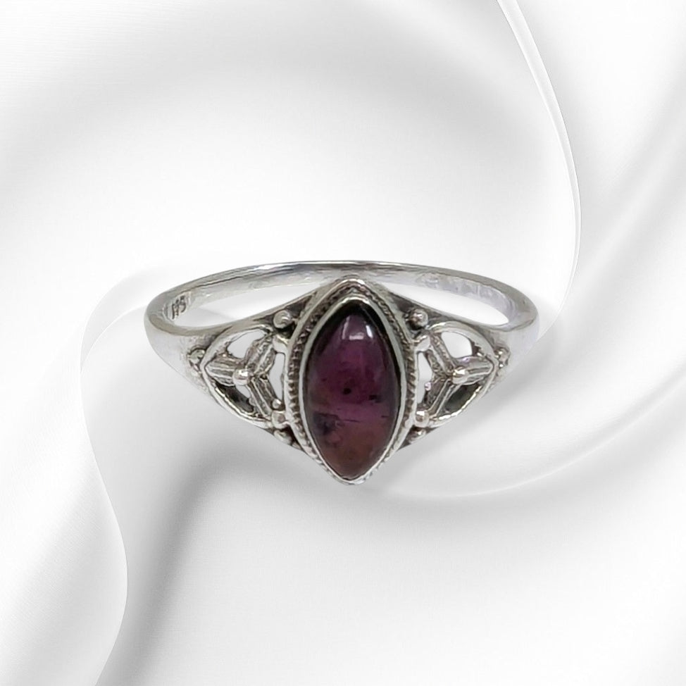 925 Sterling Silver Women's Ring With Authentic Red Garnet Gemstone