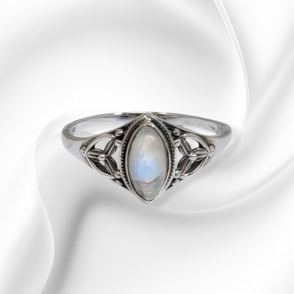 925 Sterling Silver Women's Ring With Authentic Moonstone Gemstone