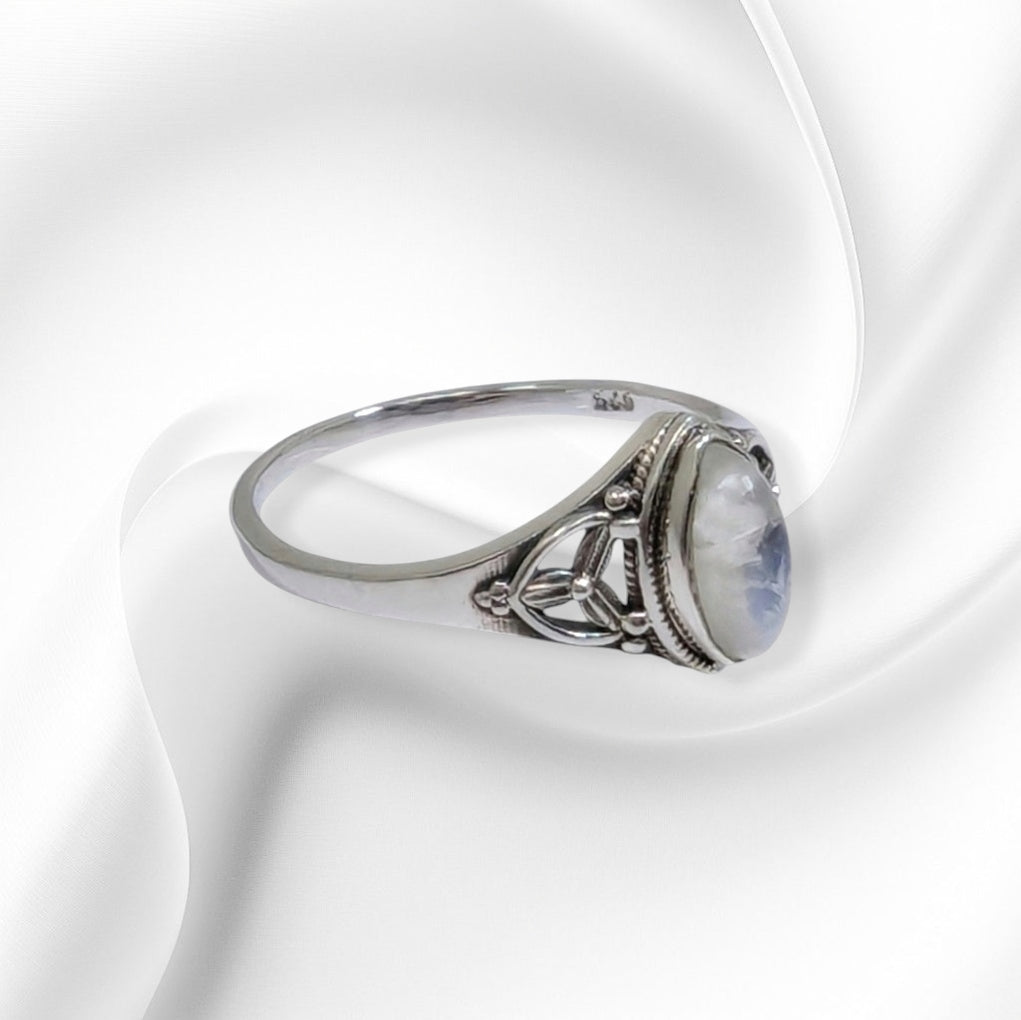 925 Sterling Silver Women's Ring With Authentic Moonstone Gemstone