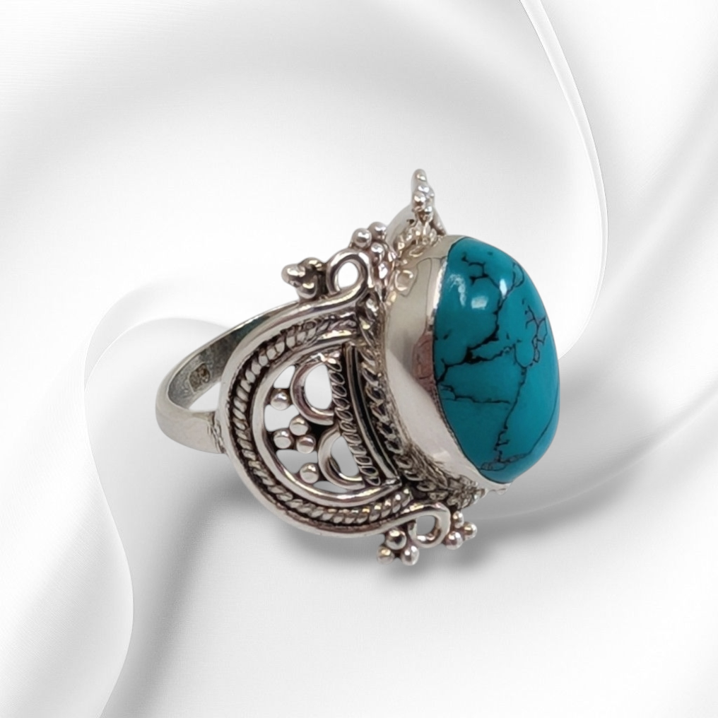 925 Sterling Silver Women's Ring with Authentic Turquoise Gemstone
