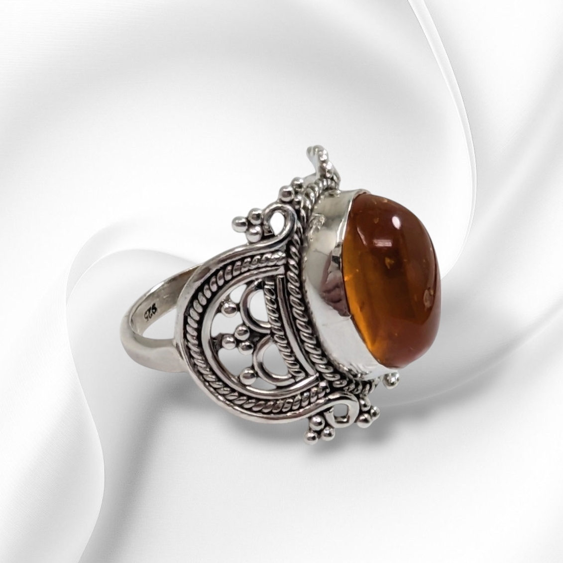 925 Sterling Silver Women's Ring with Authentic Amber