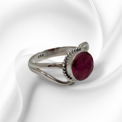925 Sterling Silver Women's Ring With Authentic Red Corundum Gemstone