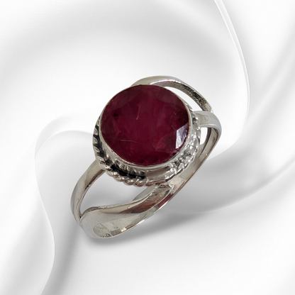925 Sterling Silver Women's Ring With Authentic Red Corundum Gemstone