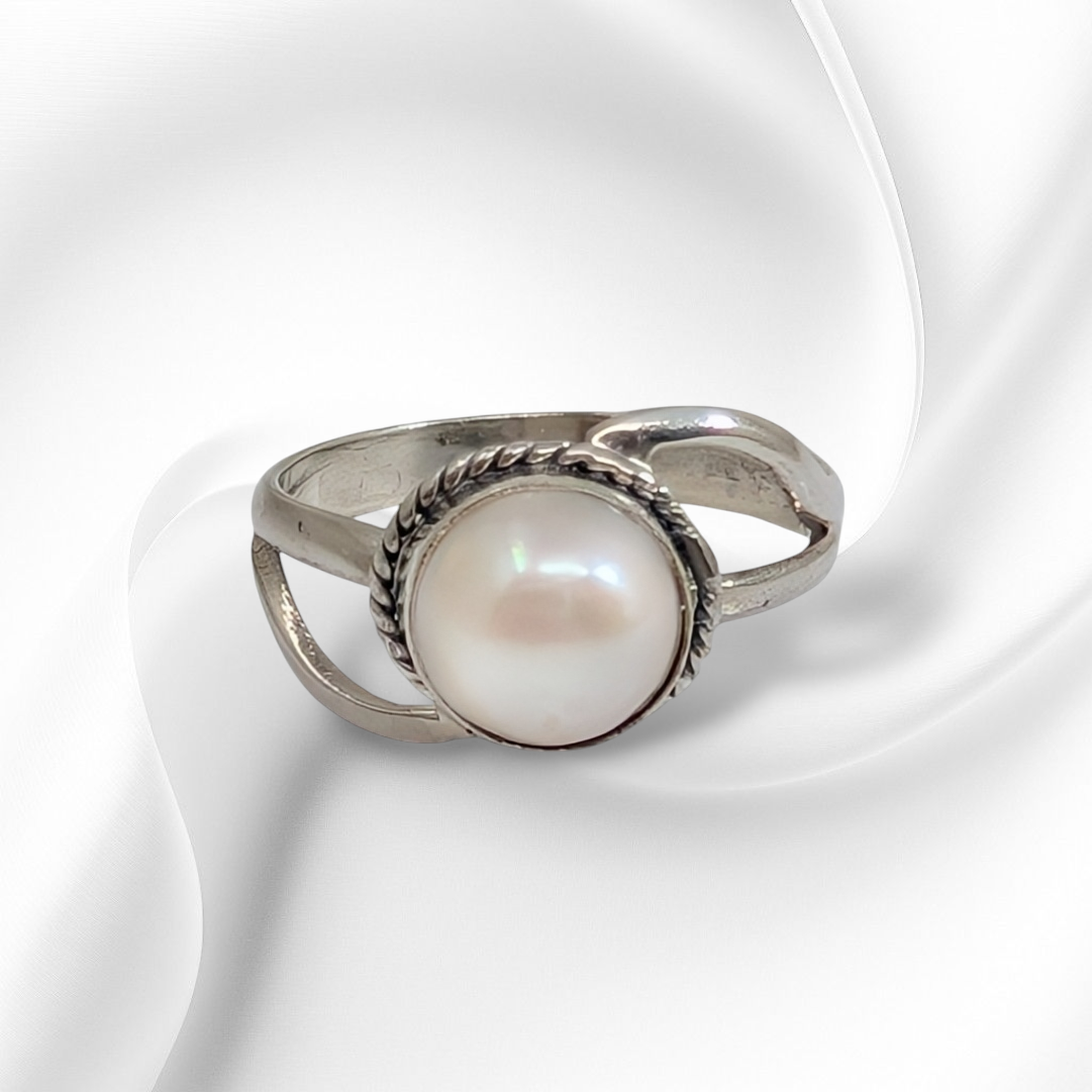 925 Sterling Silver Women's Ring With Authentic Freshwater Pearl