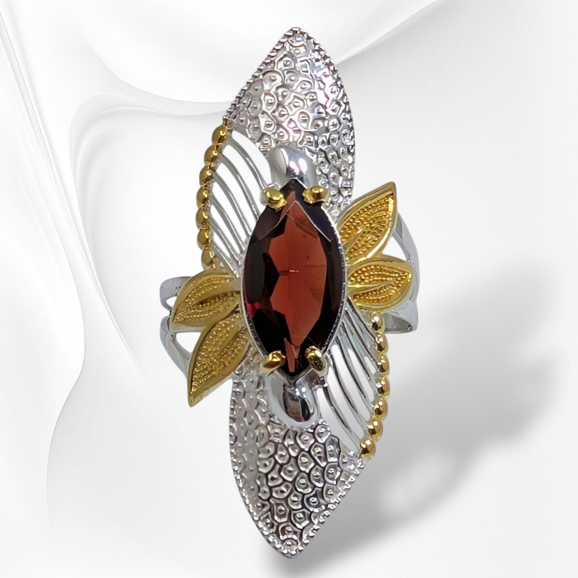 925 Sterling Silver Women's Ring with Authentic Red Garnet Gemstone