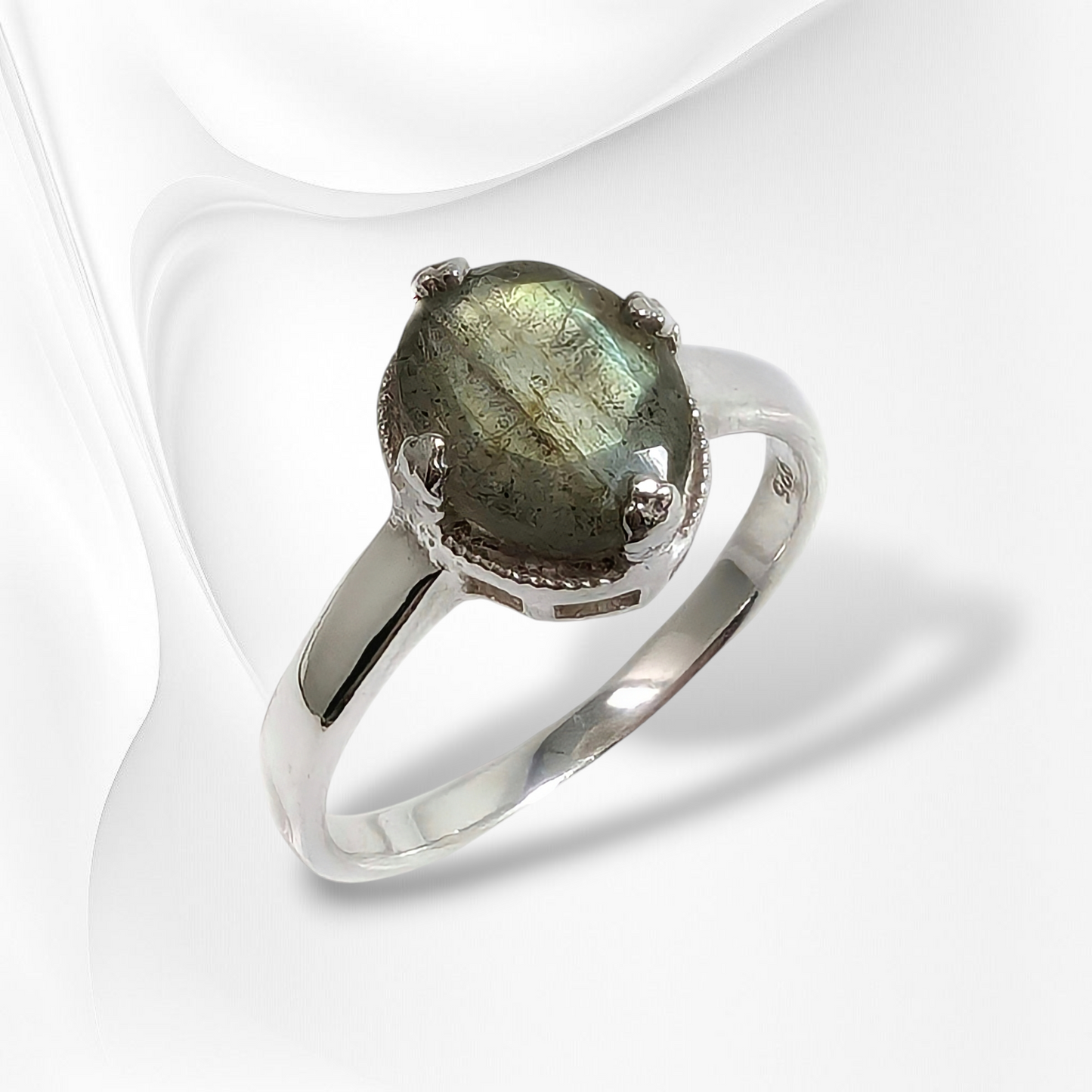 925 Sterling Silver Women's Ring with Authentic Labradorite Gemstone