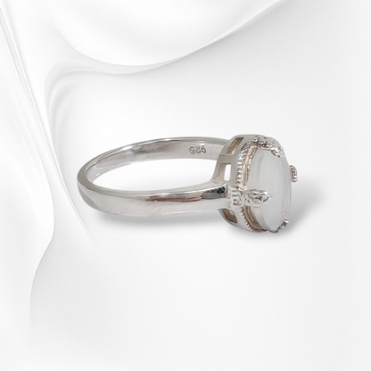 925 Sterling Silver Women's Ring with Authentic Moonstone Gemstone