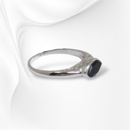 925 Sterling Silver Women Ring with Authentic Black Onyx Gemstone