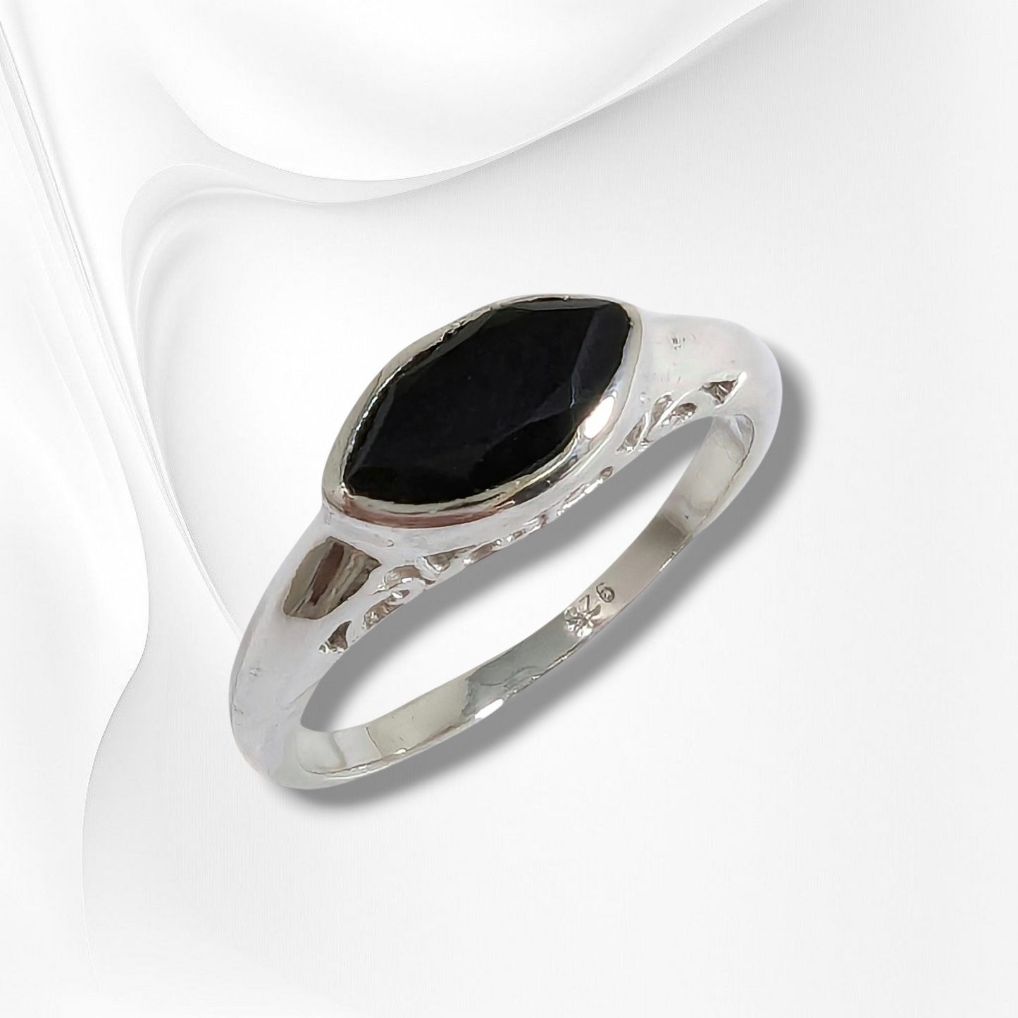 925 Sterling Silver Women Ring with Authentic Black Onyx Gemstone