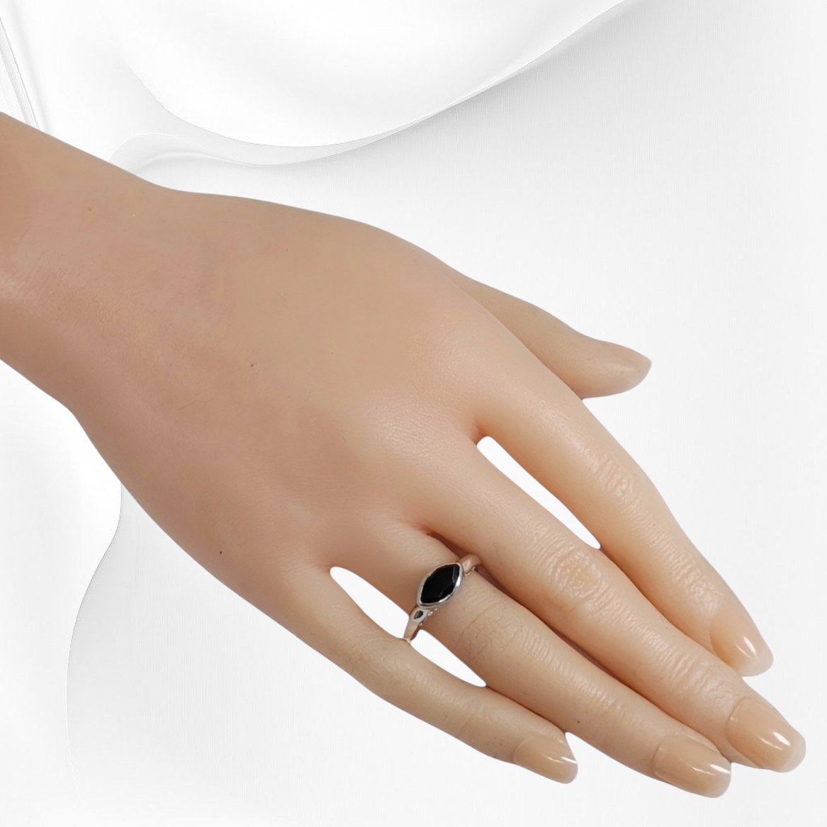 925 Sterling Silver Women Ring with Authentic Black Onyx Gemstone