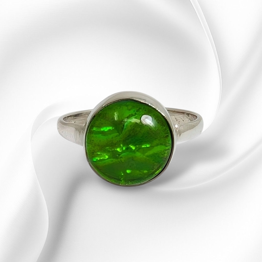 925 Sterling Silver Women's Ring with Authentic Green Opal