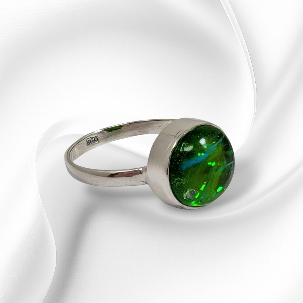 925 Sterling Silver Women's Ring with Authentic Green Opal