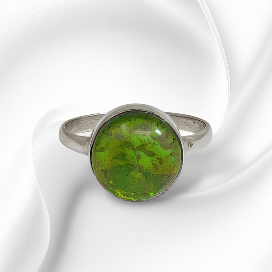 925 Sterling Silver Women's Ring with Authentic Green Opal